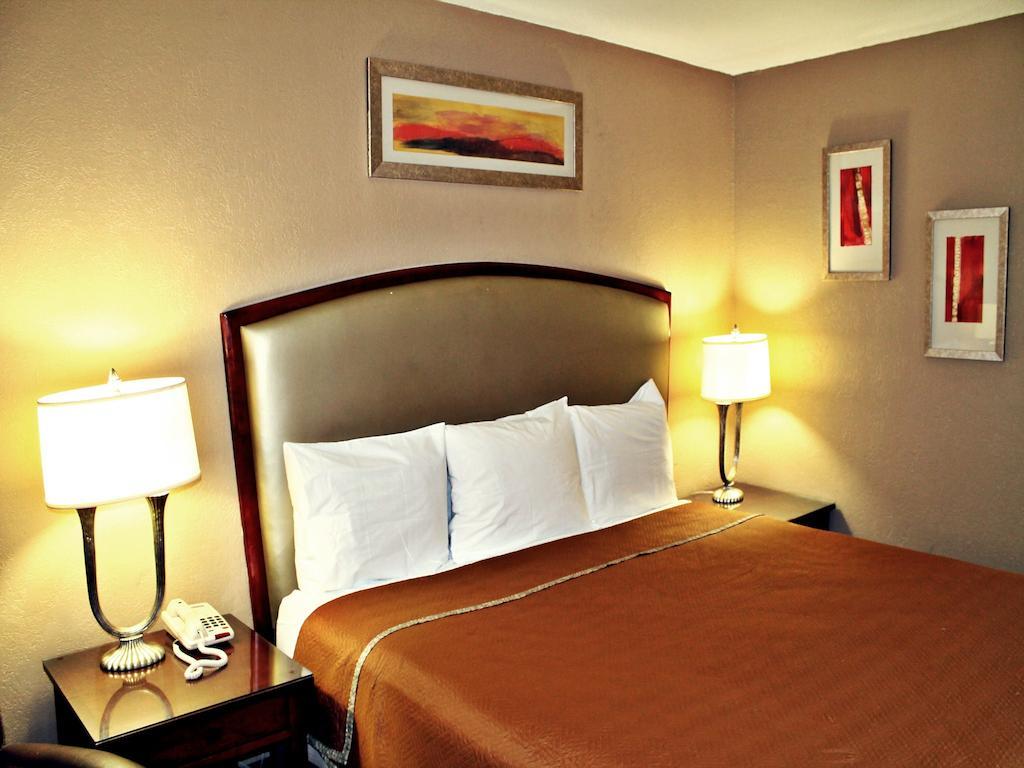 The Inn At Alamo / Riverwalk / Convention Center Сан-Антонио Номер фото